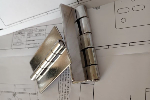 Impact Resistance Hinges For Gate
