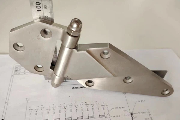 Impact-resistant Container Hinge