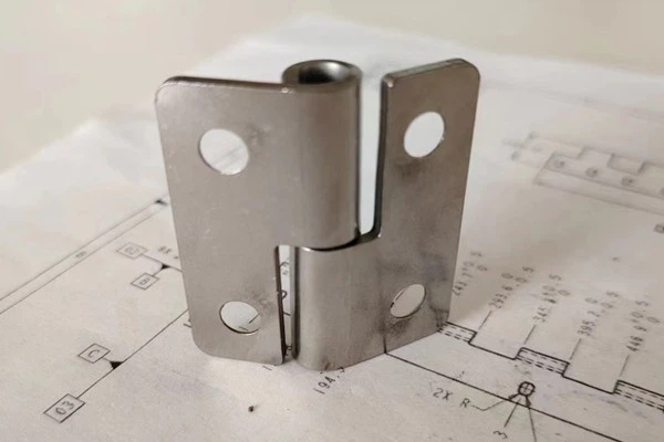 Impact-resistant Storm Door Hinges