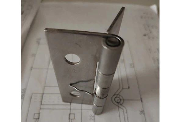 Stainless Steel Plasma Cut Spring Hinges, High Precision Craftsmanship, For Precision Electronic Equipment Cabinets
